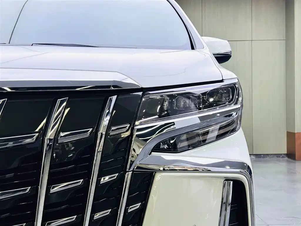 Toyota Alphard 2022 — фото 7