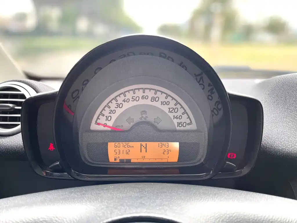 smart Fortwo 2015 — фото 10