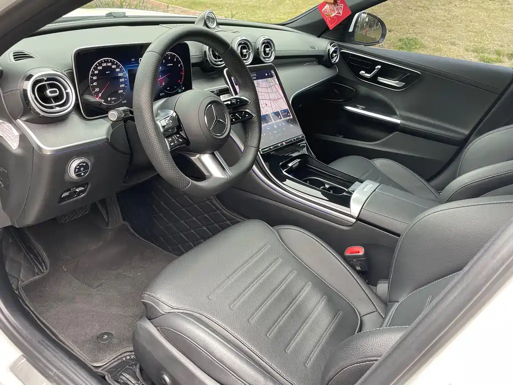 Mercedes-Benz C-Class 2023 — фото 9