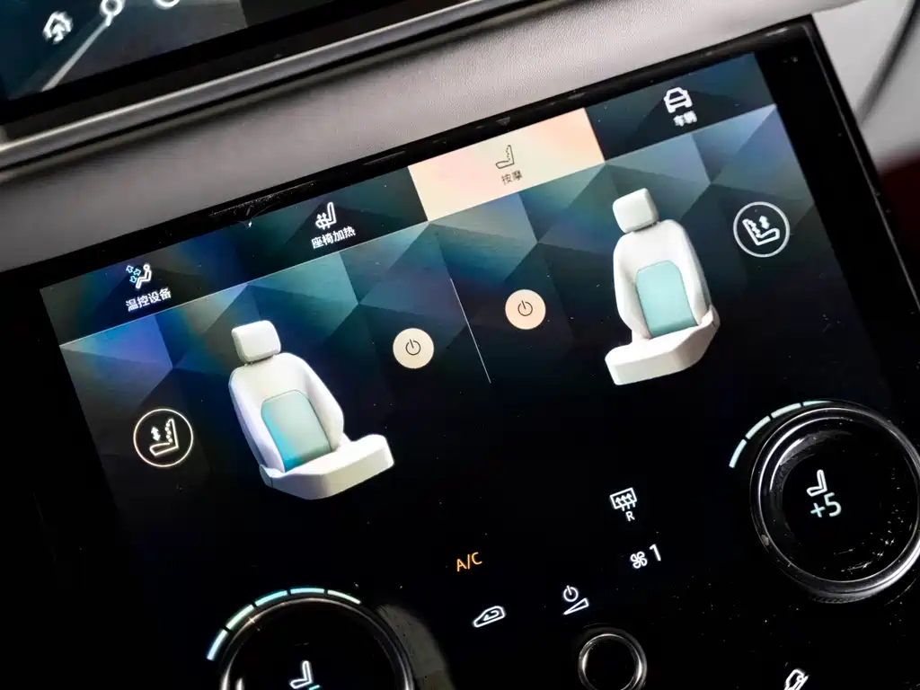 Land Rover Velar 2023 — фото 16