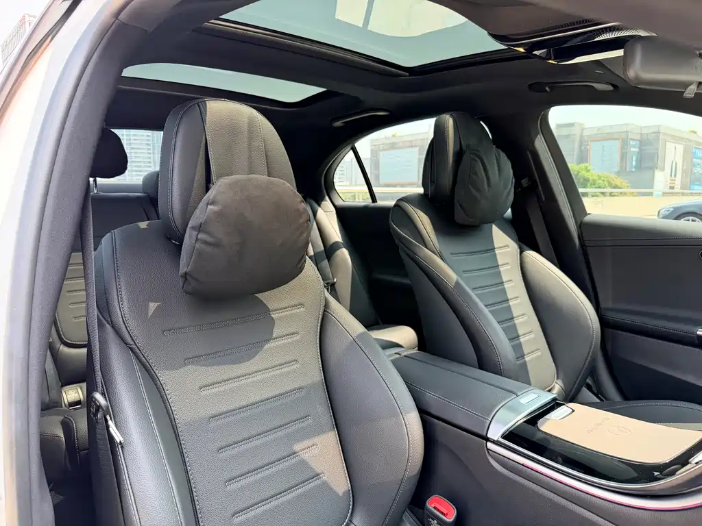 Mercedes-Benz C-Class 2025 — фото 16