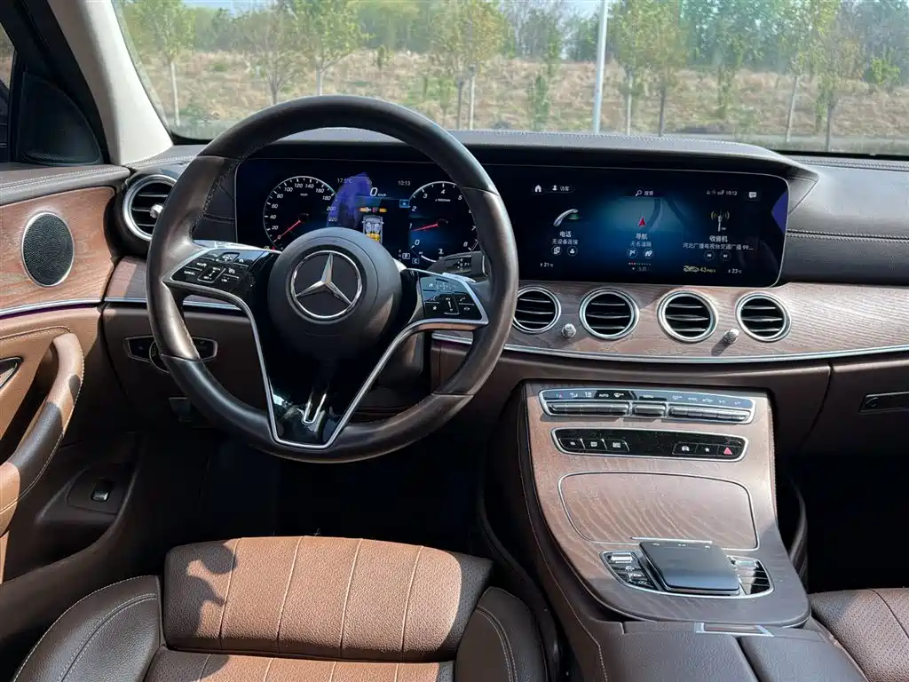 Mercedes-Benz E-Class 2022 — фото 10
