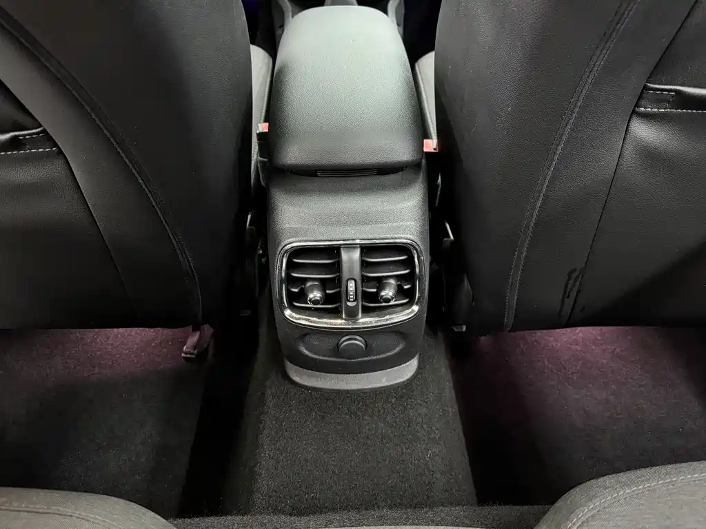 MINI Clubman 2017 — фото 10