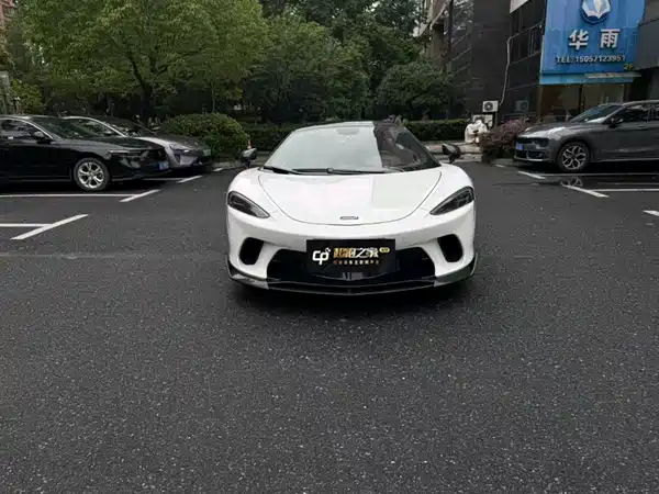 McLaren GT 2023