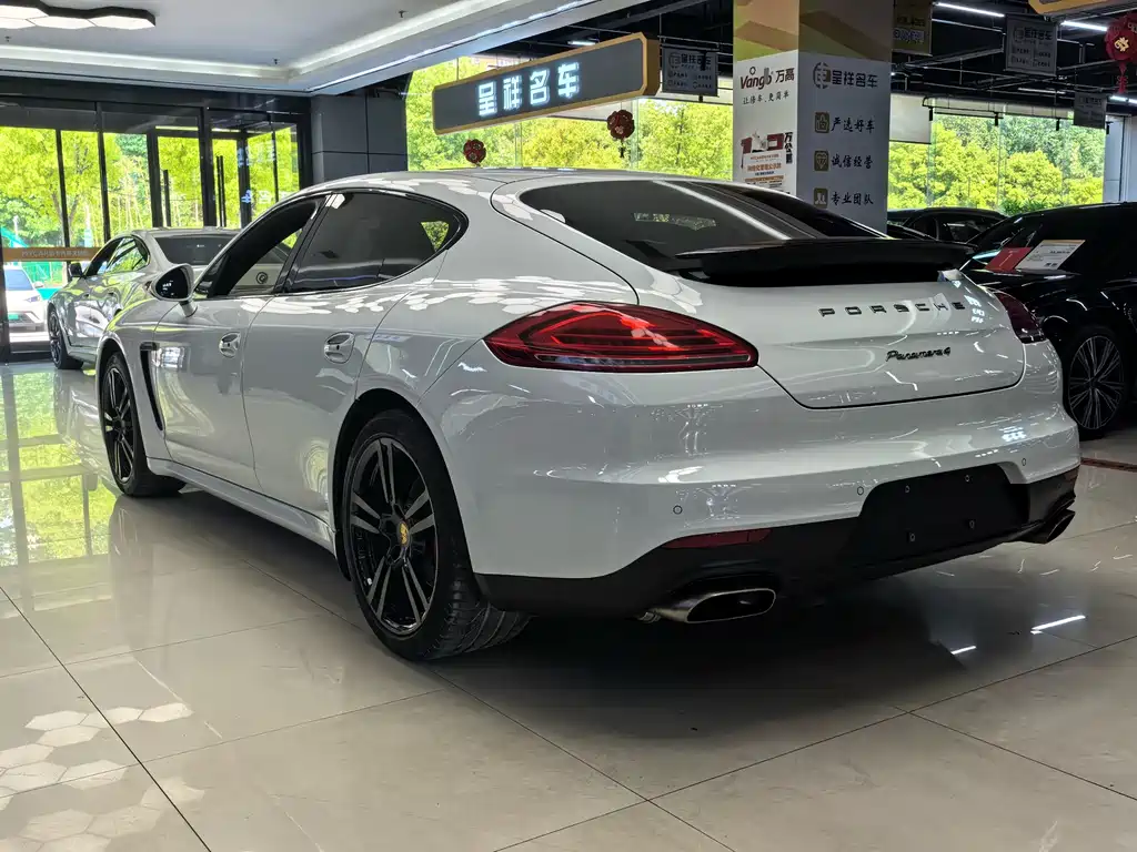 Porsche Panamera 2016 — фото 18