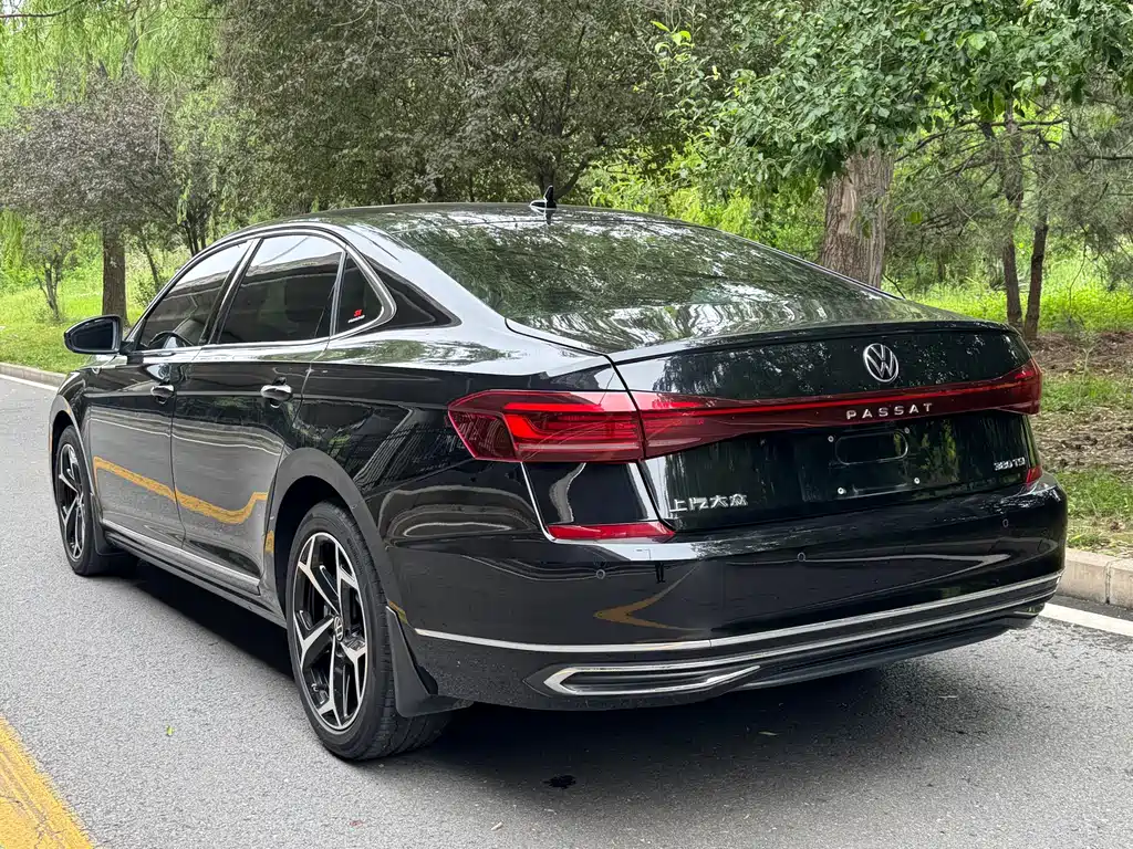 Volkswagen Passat 2025 — фото 7