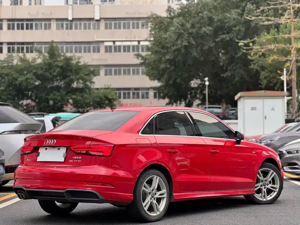 Audi A3 2021 — фото 12