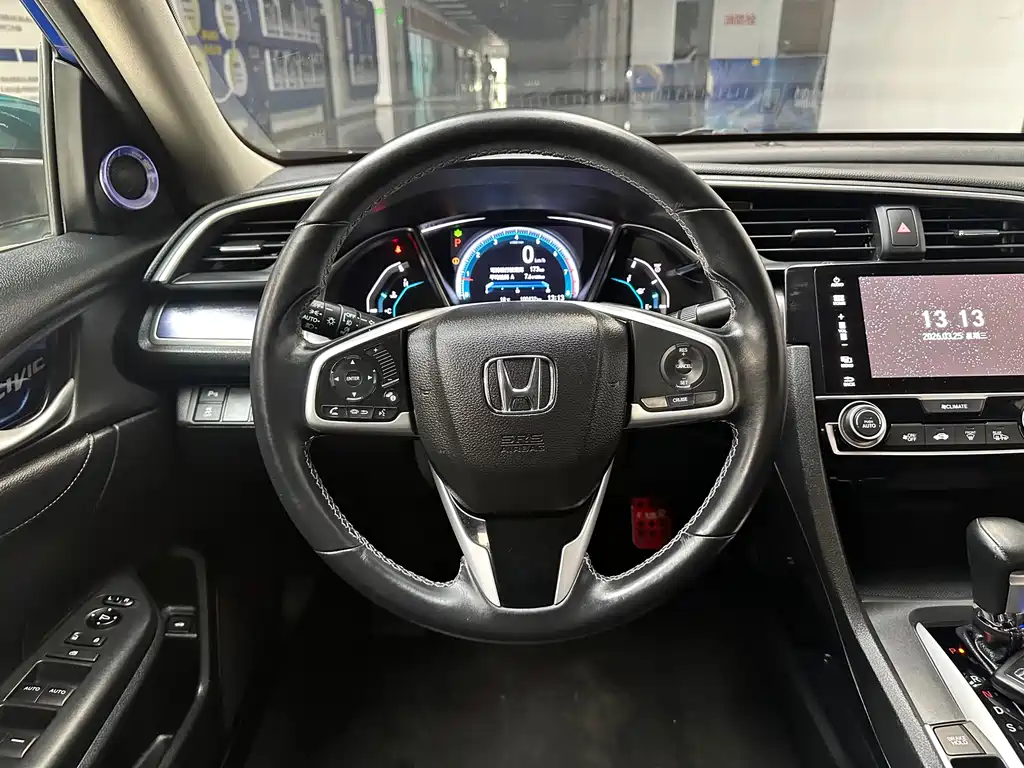 Honda Civic 2018 — фото 28