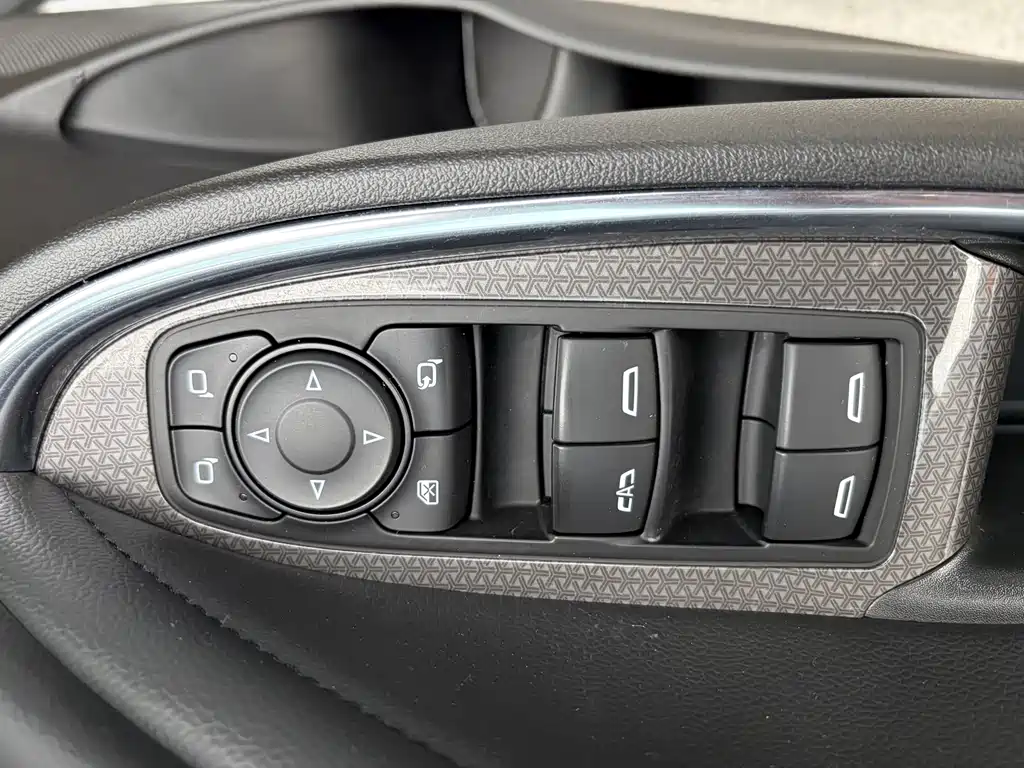 Chevrolet Malibu XL 2022 — фото 11