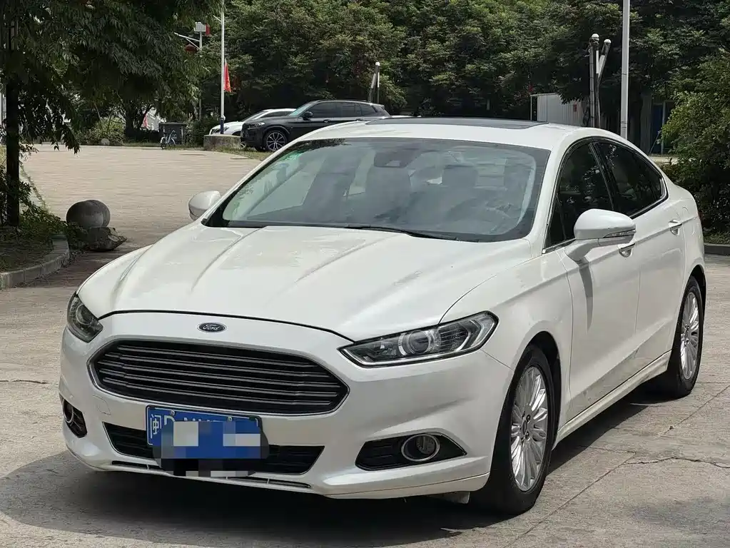 Ford Mondeo 2015 — фото 1