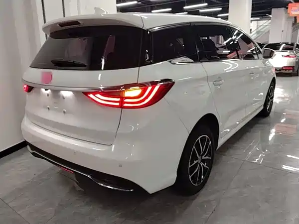 BYD Song MAX 2017