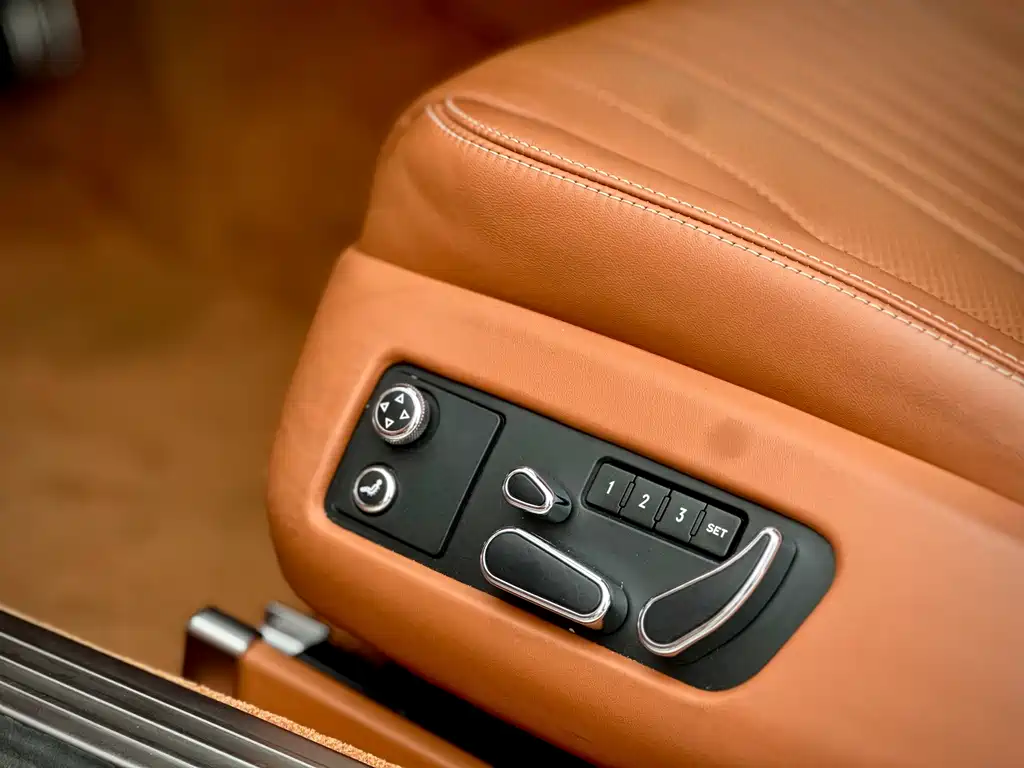 Bentley Continental 2017 — фото 12