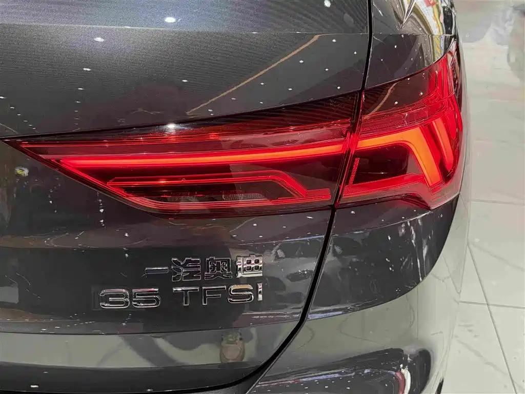 Audi Q3 2021 — фото 8