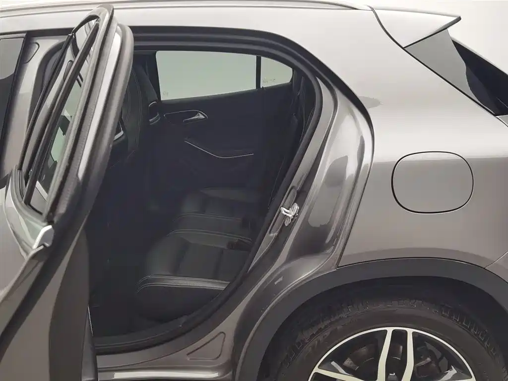 Mercedes-Benz GLA 2016 — фото 15