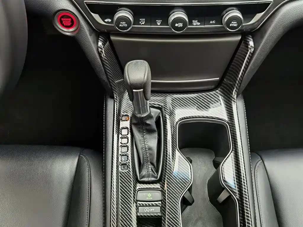Honda Accord 2018 — фото 13