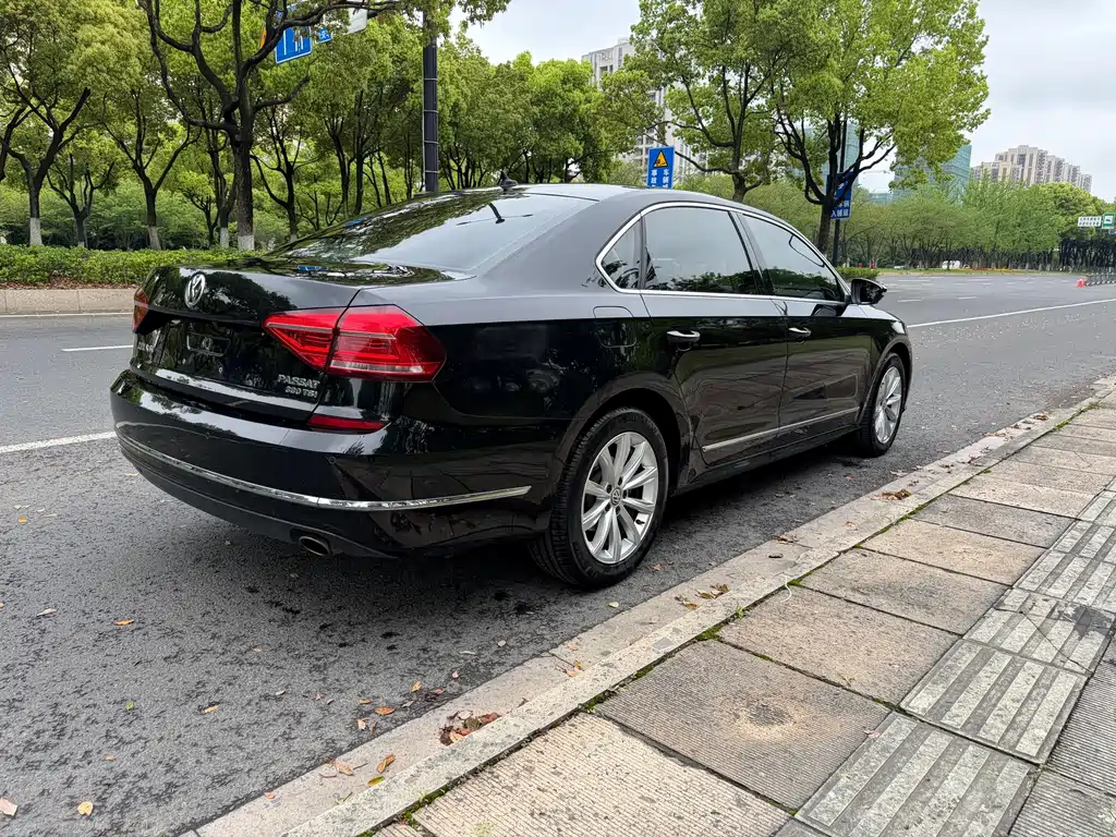 Volkswagen Passat 2017 — фото 5
