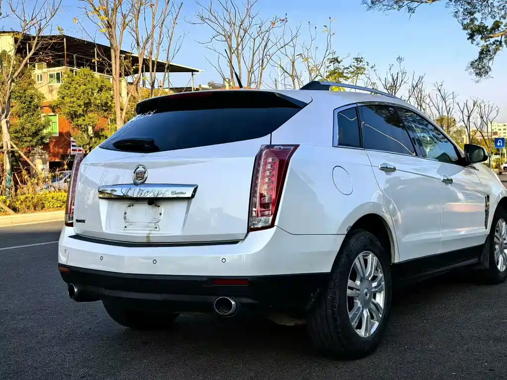 Cadillac SRX 2012 — фото 8