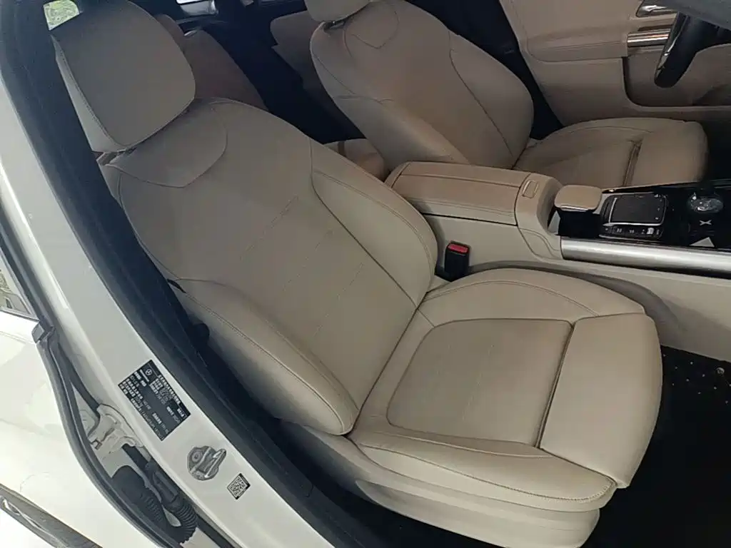 Mercedes-Benz GLA 2024 — фото 25