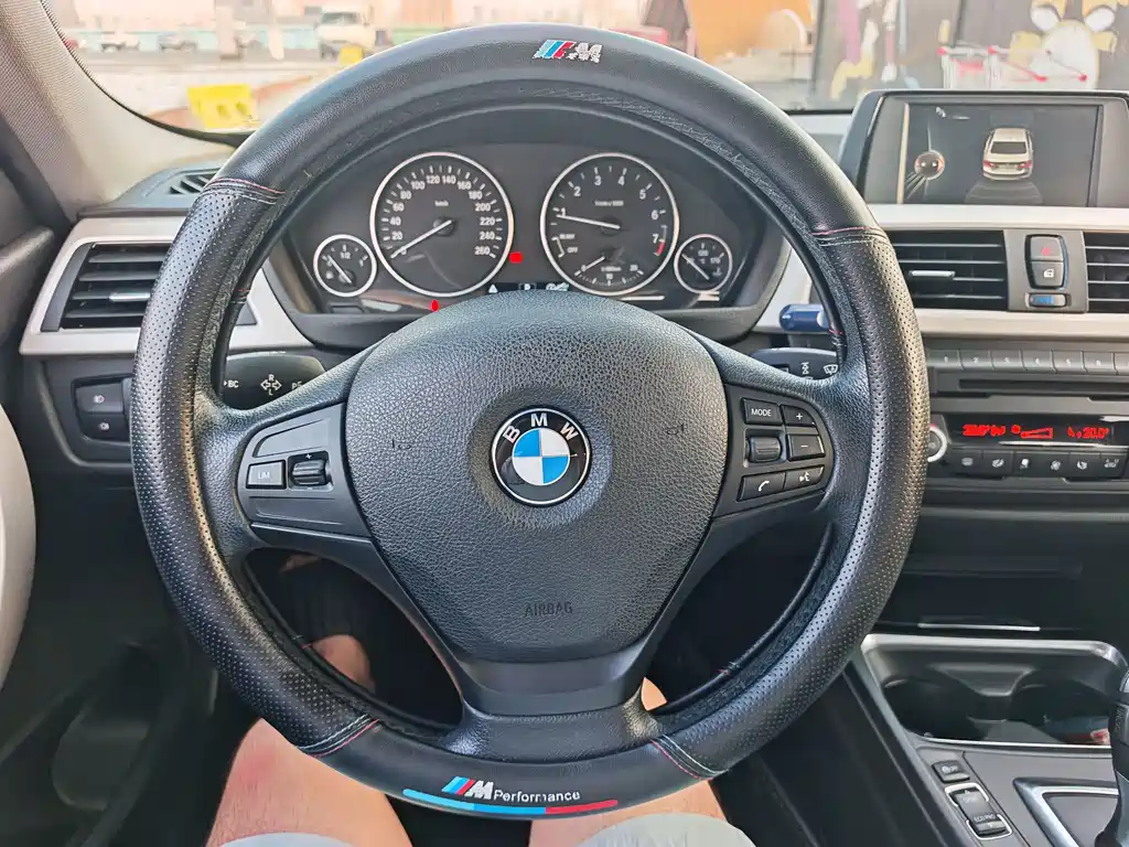 BMW 3 Series 2015 — фото 14