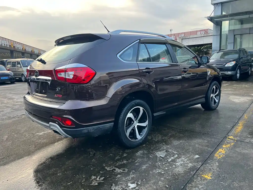 BYD S7 2015