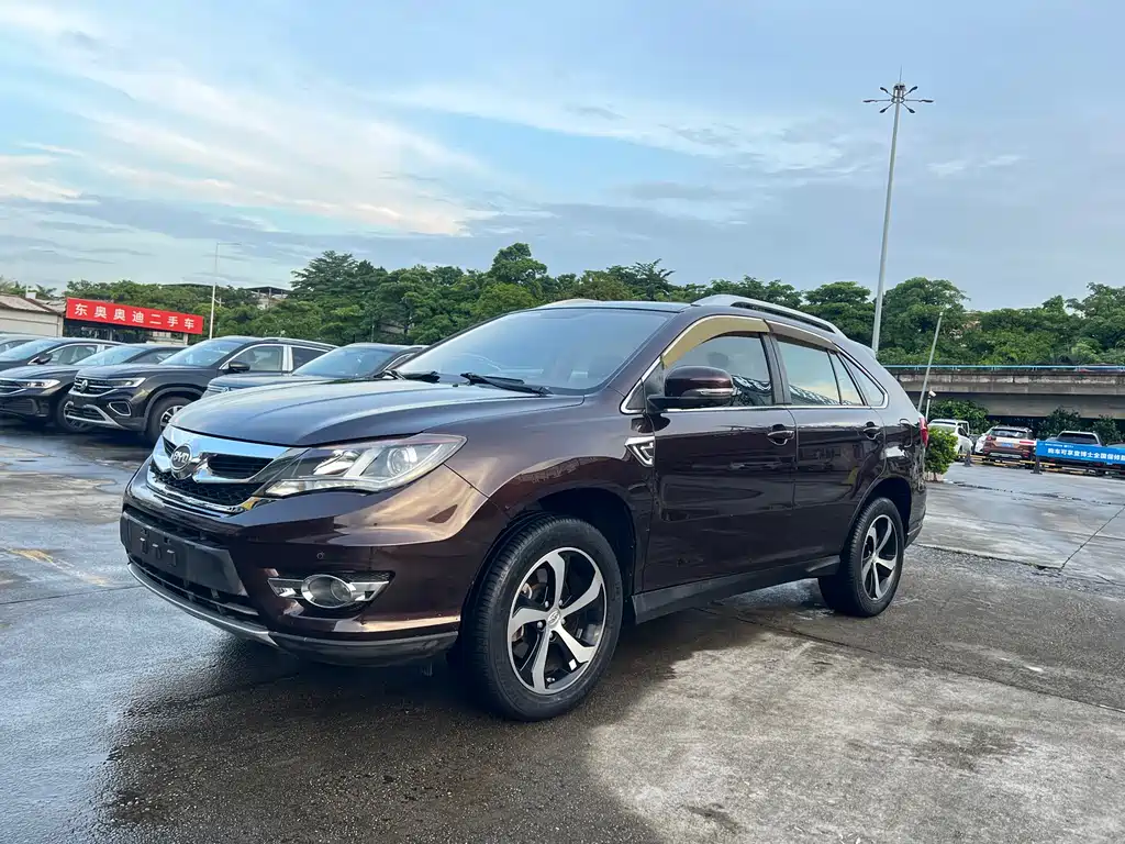 BYD S7 2015