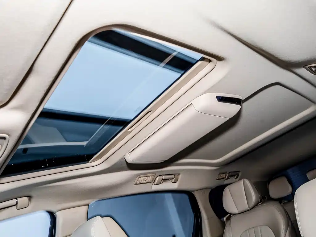 Buick GL8 New Energy 2025 — фото 17