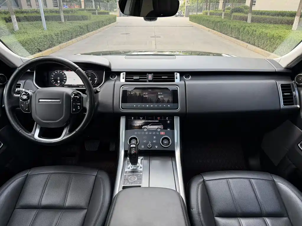 Land Rover Range Rover Sport New Energy 2022 — фото 9