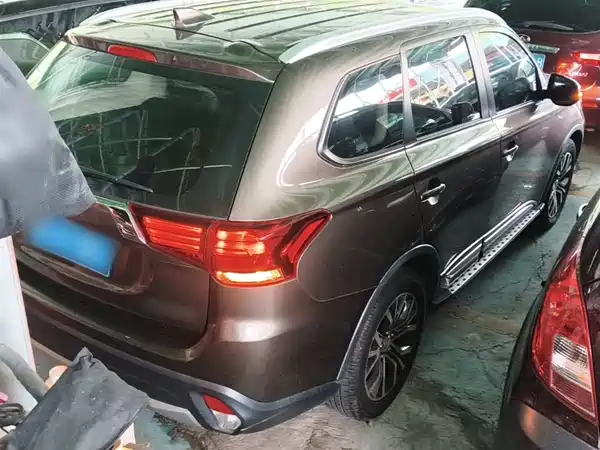 Mitsubishi Outlander 2018