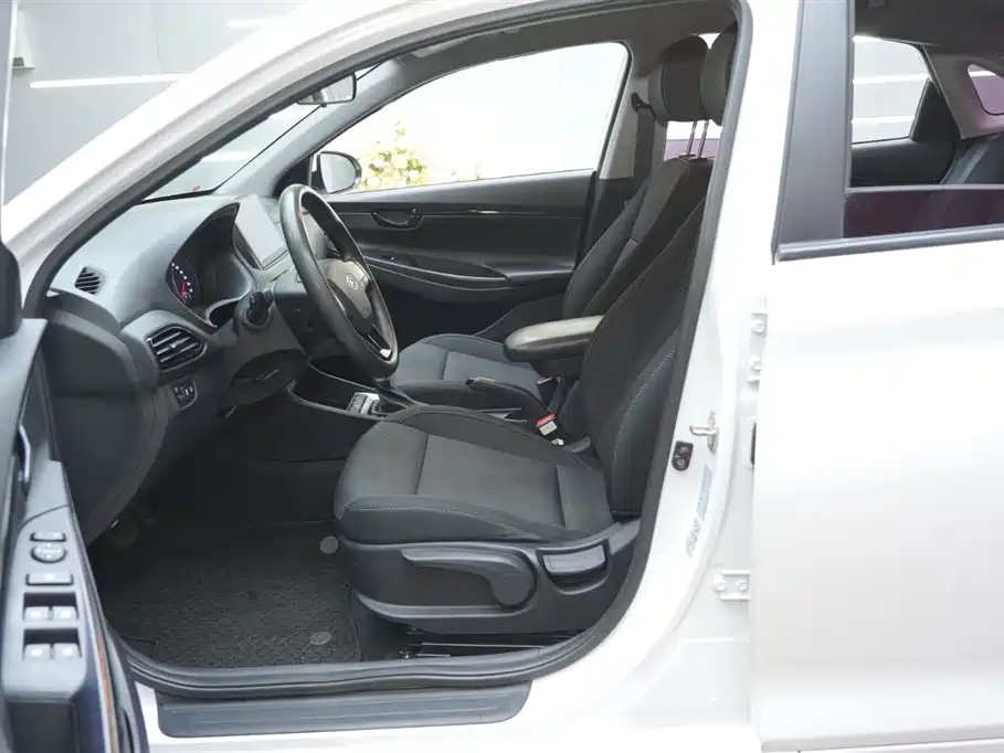 Hyundai Elantra 2019 — фото 16