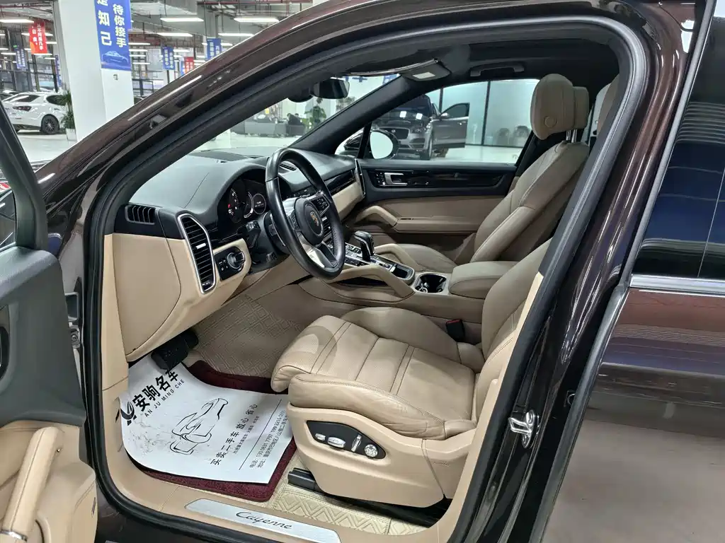 Porsche Cayenne 2018 — фото 16