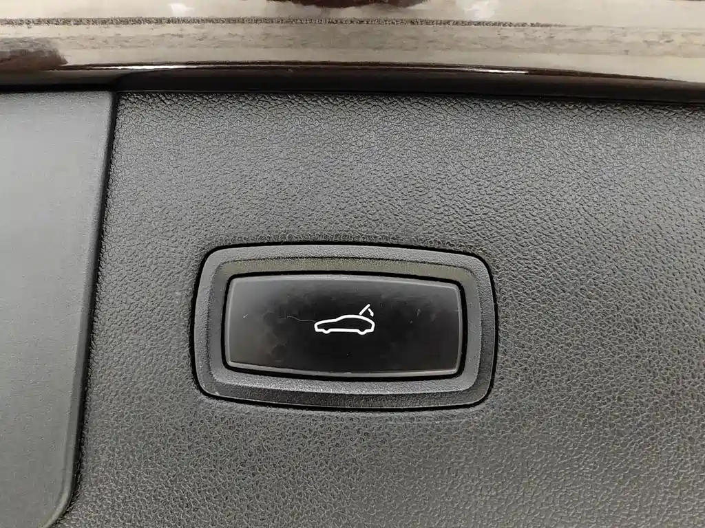 Porsche Cayenne 2018 — фото 19