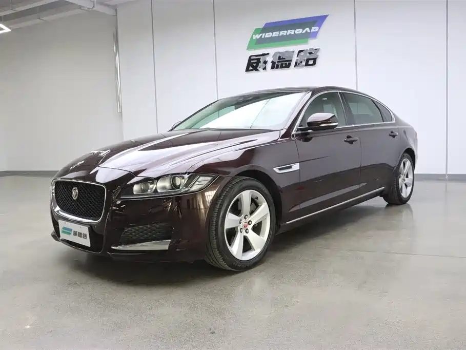 Jaguar XFL 2018 — фото 1