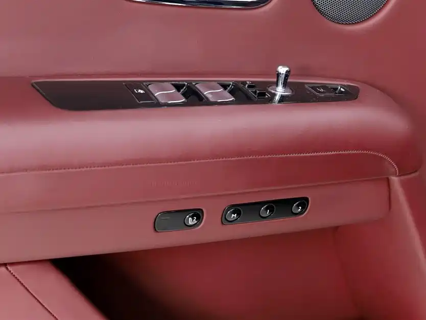 Rolls-Royce Ghost 2021 — фото 18
