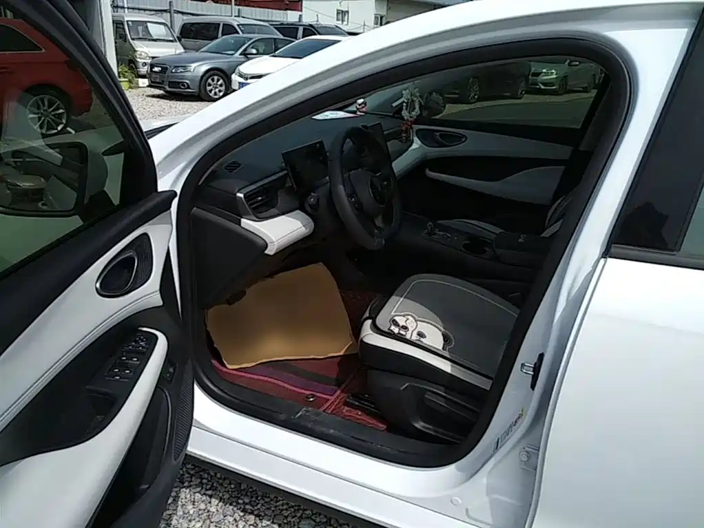 BYD Seal 05 DM-i 2025 — фото 16