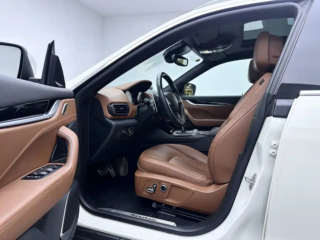 Maserati Levante 2021 — фото 13