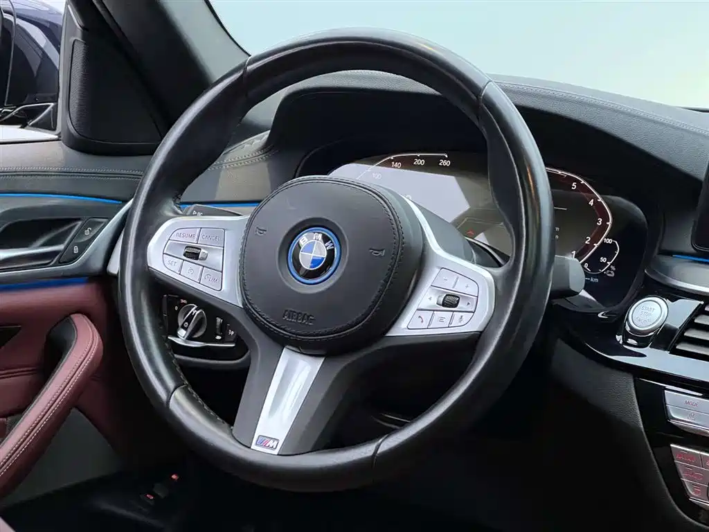 BMW 5 Series New Energy 2024 — фото 29