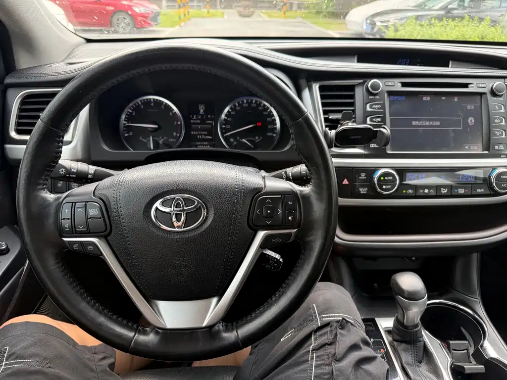 Toyota Highlander 2016 — фото 7