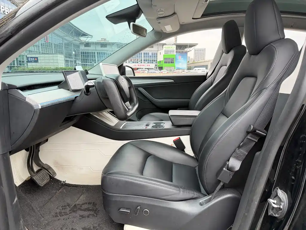 Tesla Model Y 2023 — фото 18