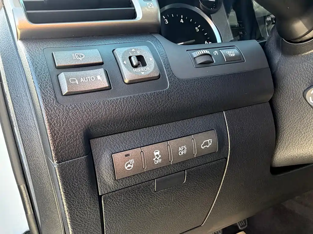 Lexus LX 2015 — фото 10