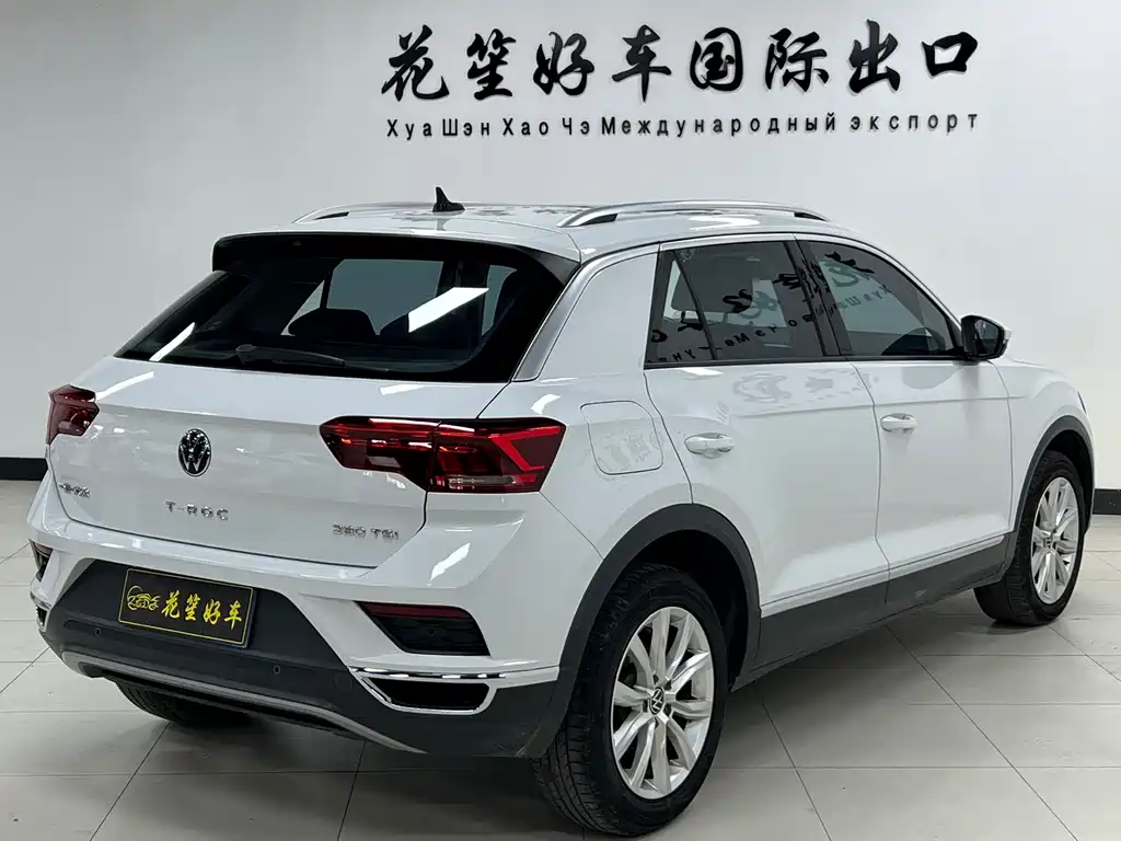 Volkswagen T-Roc 2023 — фото 4