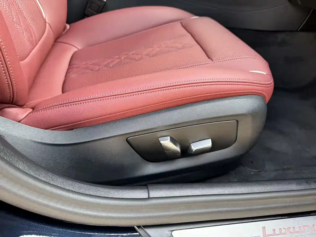 BMW 5 Series 2023 — фото 19