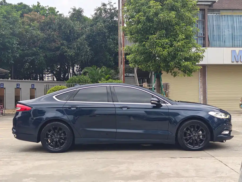 Ford Mondeo 2018 — фото 15