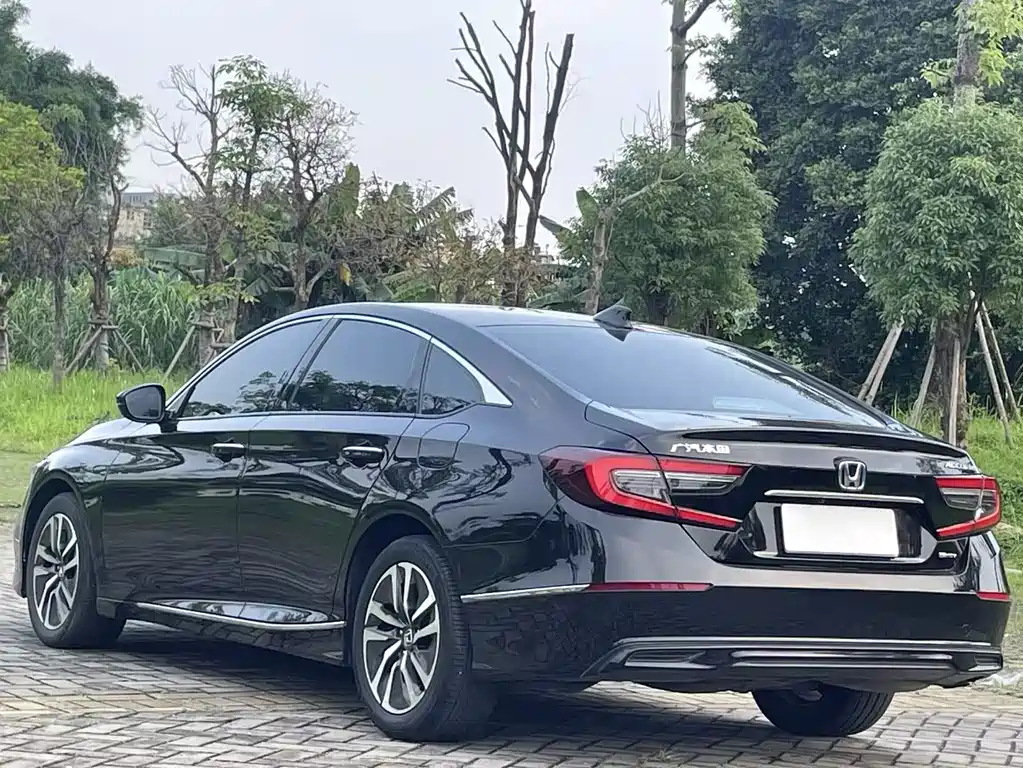 Honda Accord 2022 — фото 10