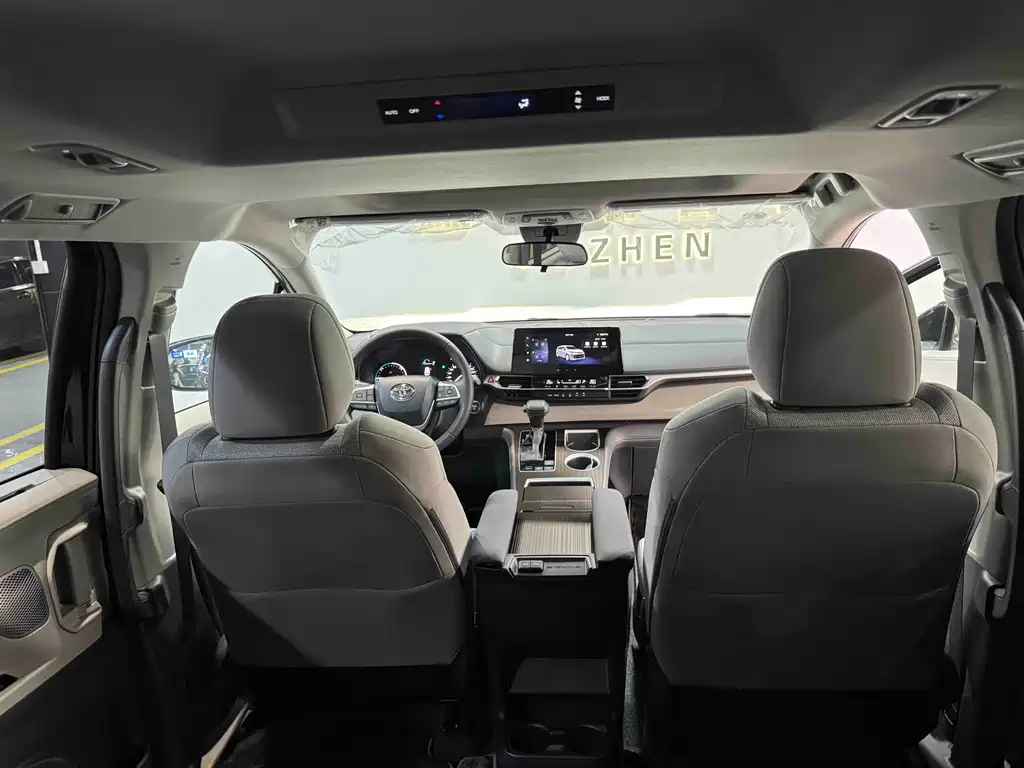 Toyota Sienna 2026 — фото 11