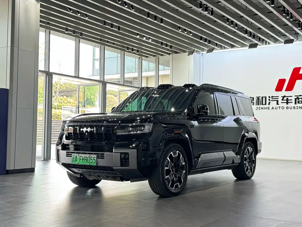 Fang Cheng Bao Leopard 8 2025