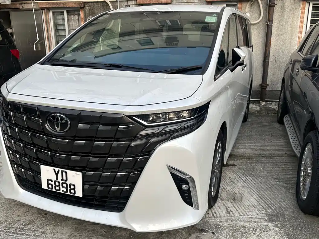 Toyota Alphard 2026 — фото 1