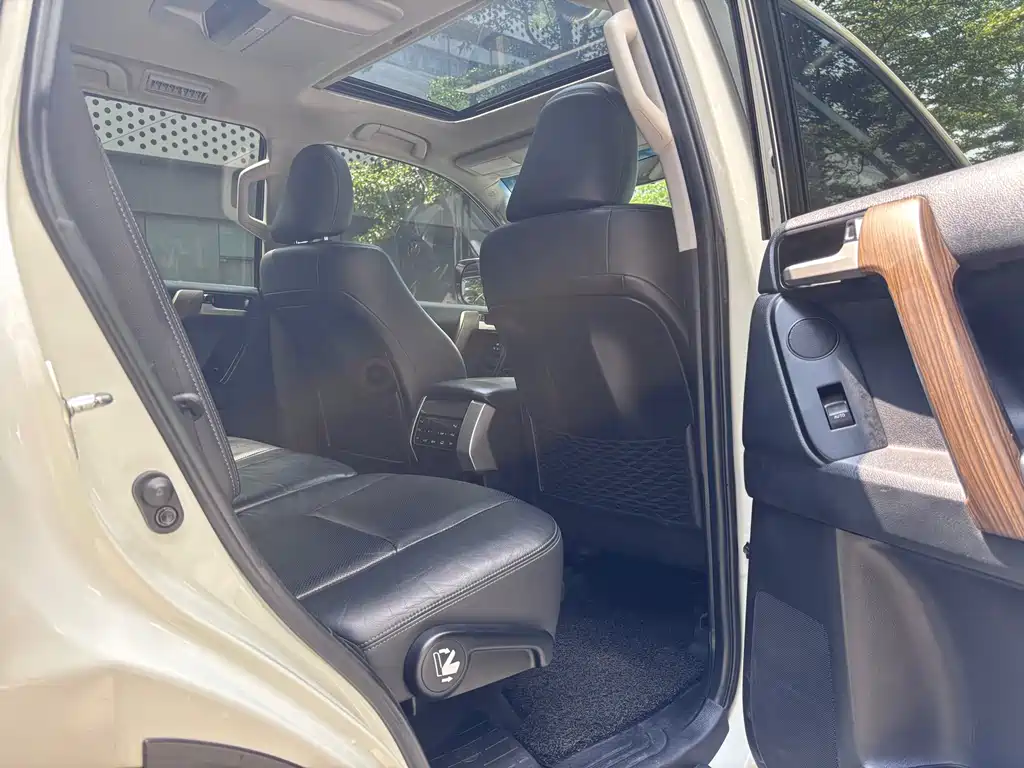 Toyota Prado 2019 — фото 15