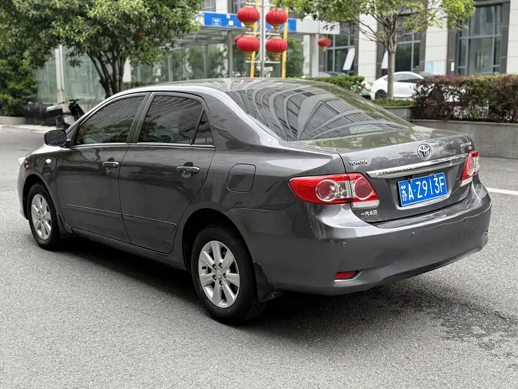 Toyota Corolla 2014 — фото 4