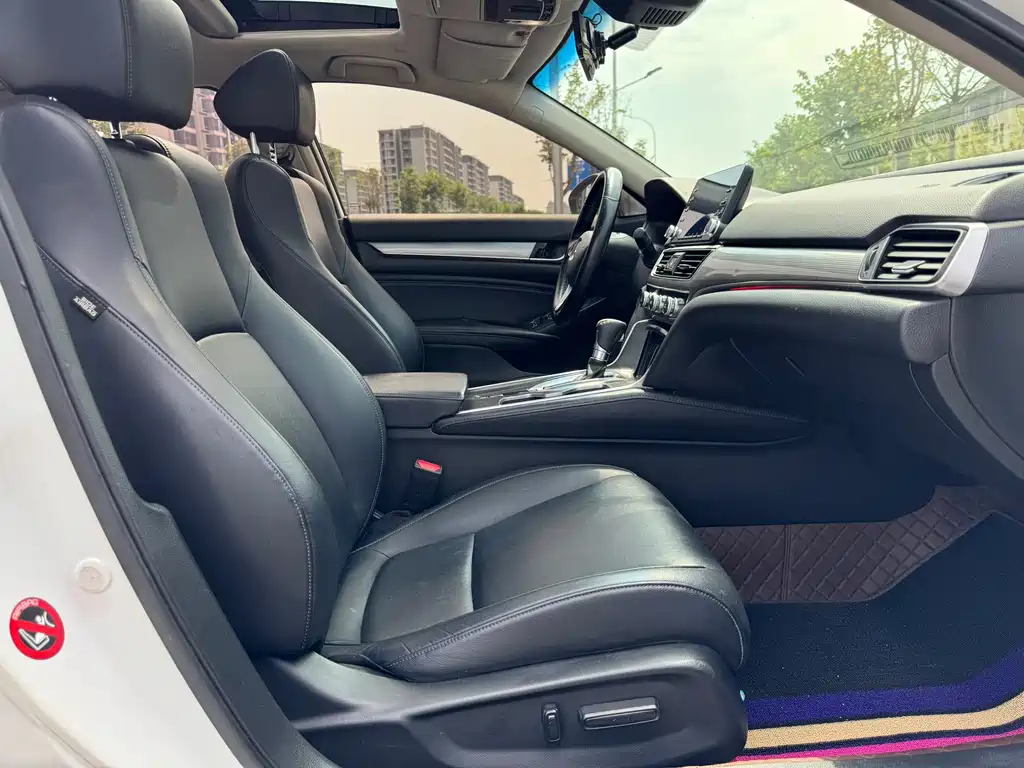 Honda Accord 2018 — фото 11