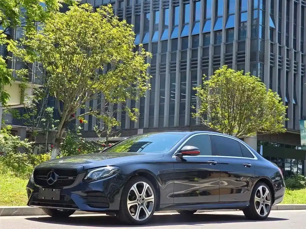 Mercedes-Benz E-Class 2016 — фото 1